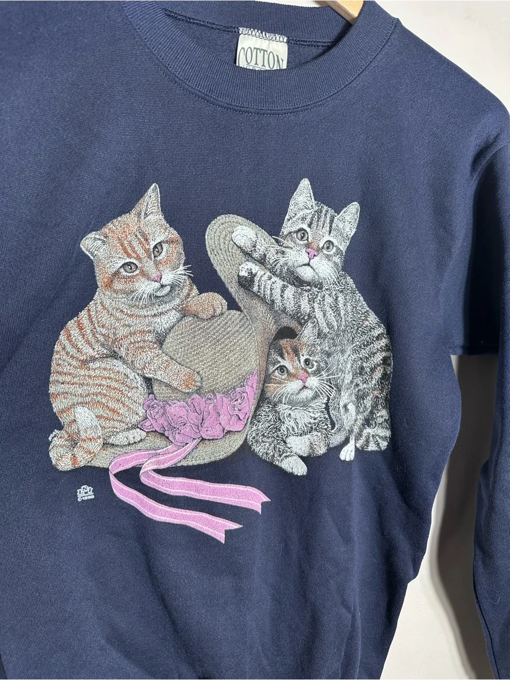 Vintage 90s Navy Crewneck Sweatshirt with Playful Kitten Graphic